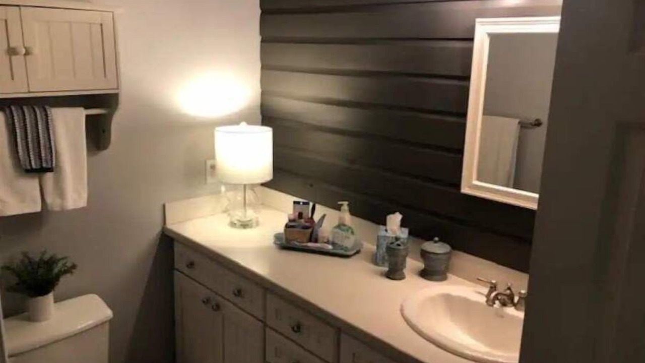 Photo of Bathroom in Loxahatchee