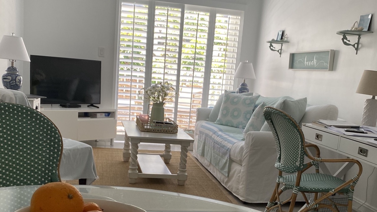 Photo of Livingroom in Key Biscayne