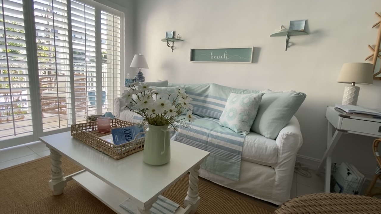 Photo of Livingroom in Key Biscayne