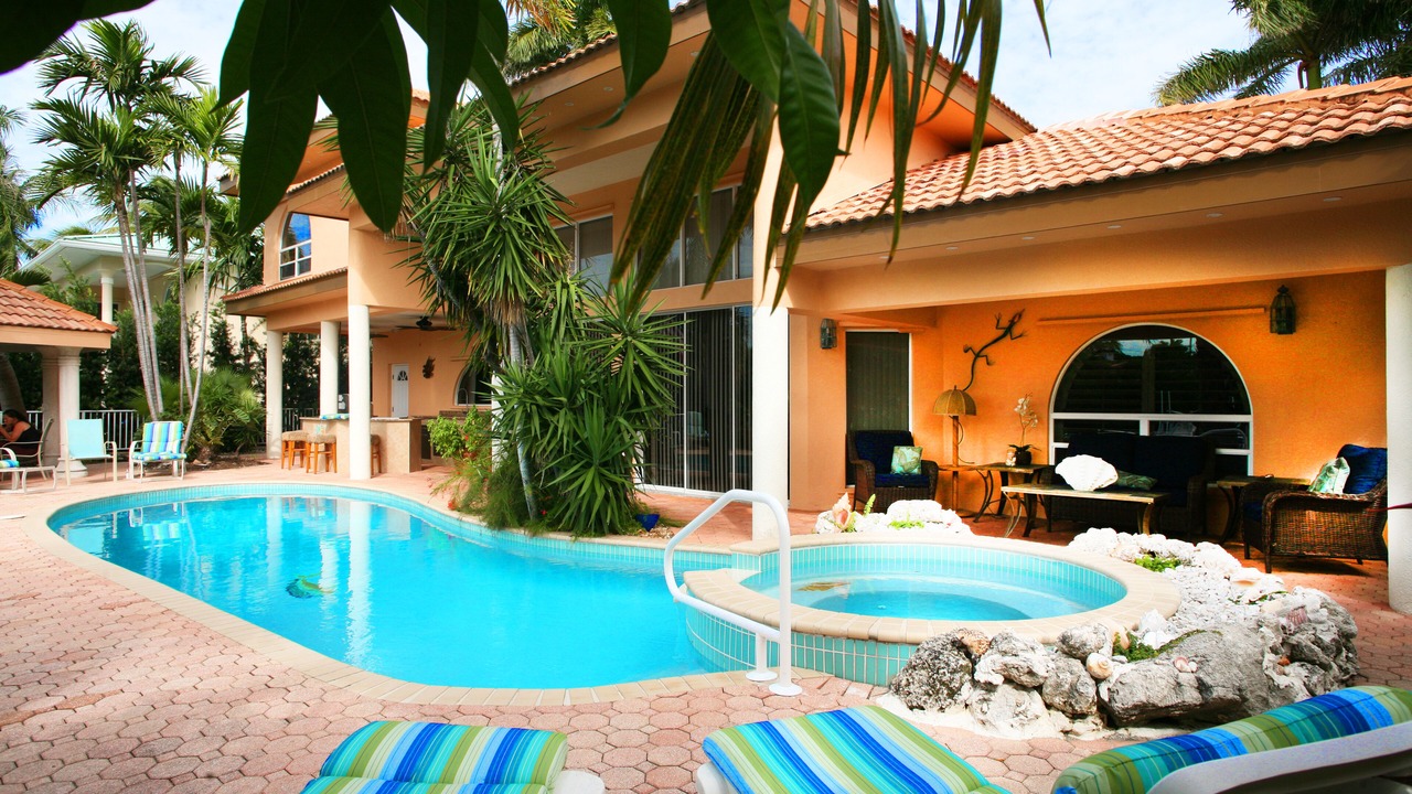 Photo of Outdoor in Coury