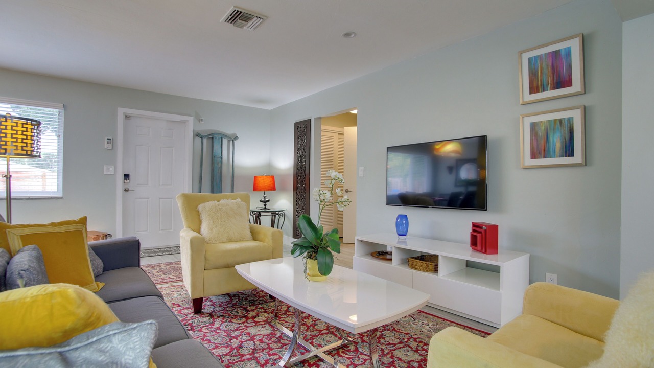 Photo of Livingroom in Middle River Terrace