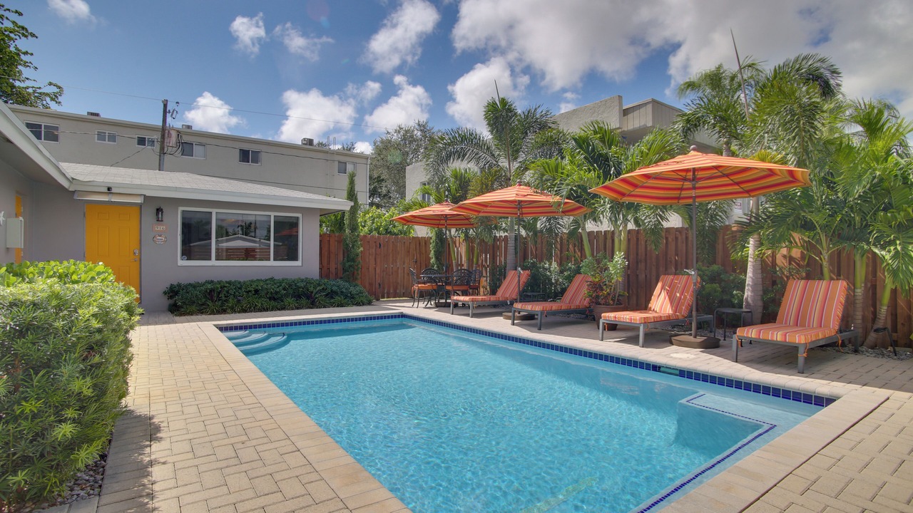 Photo of Outdoor in Middle River Terrace