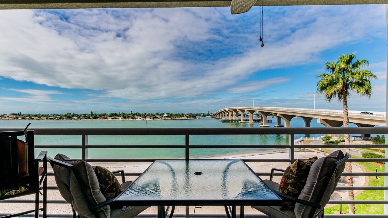 Photo of Patio Balcony in St. Petersburg