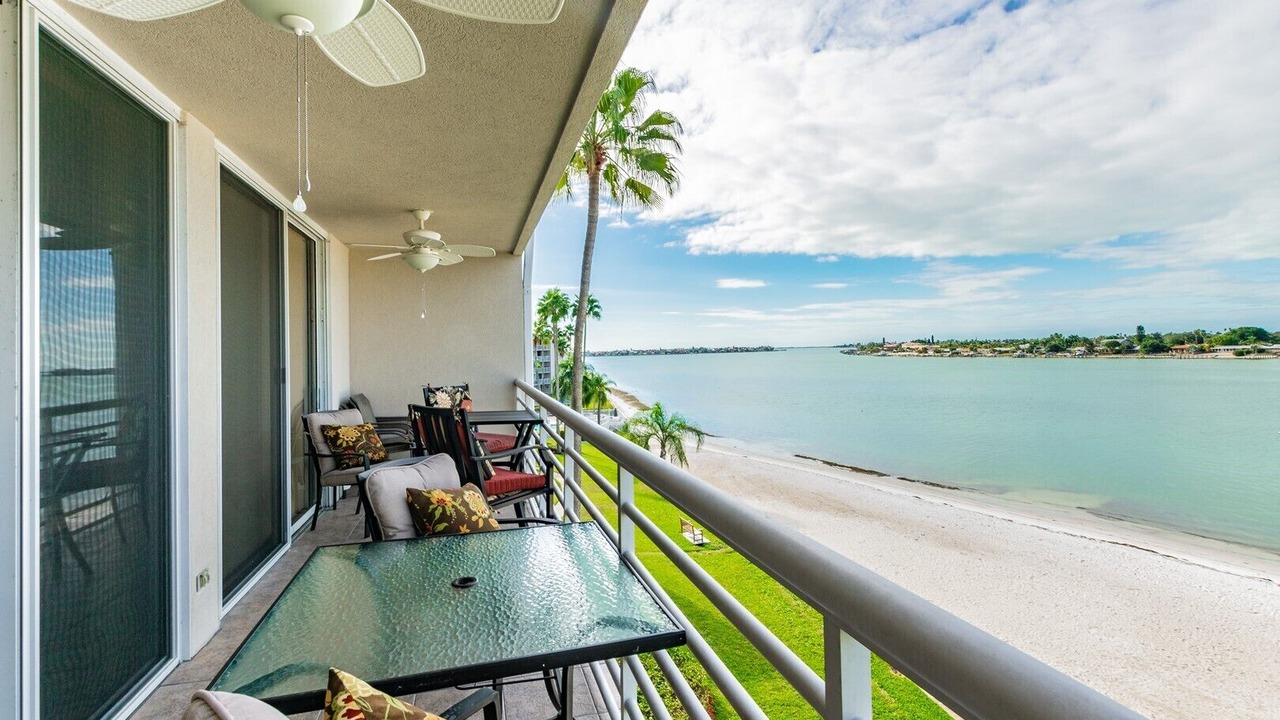 Photo of Patio Balcony in St. Petersburg