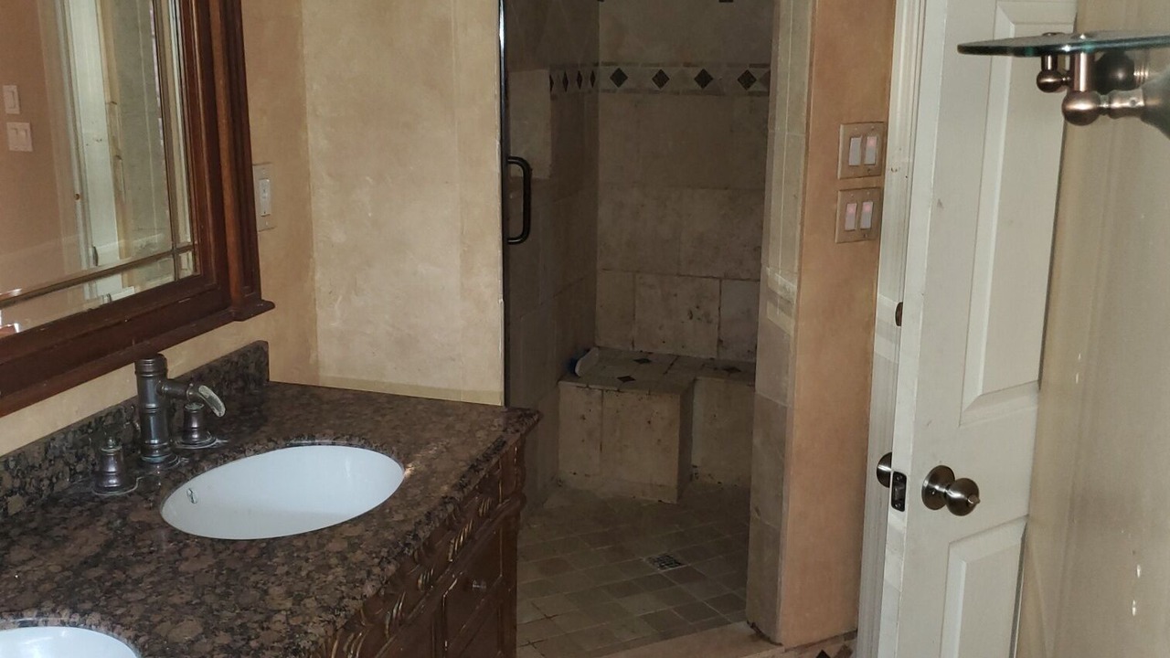 Photo of Bathroom in Cypress Lake