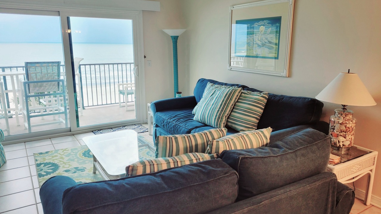Photo of Livingroom in Crescent Beach