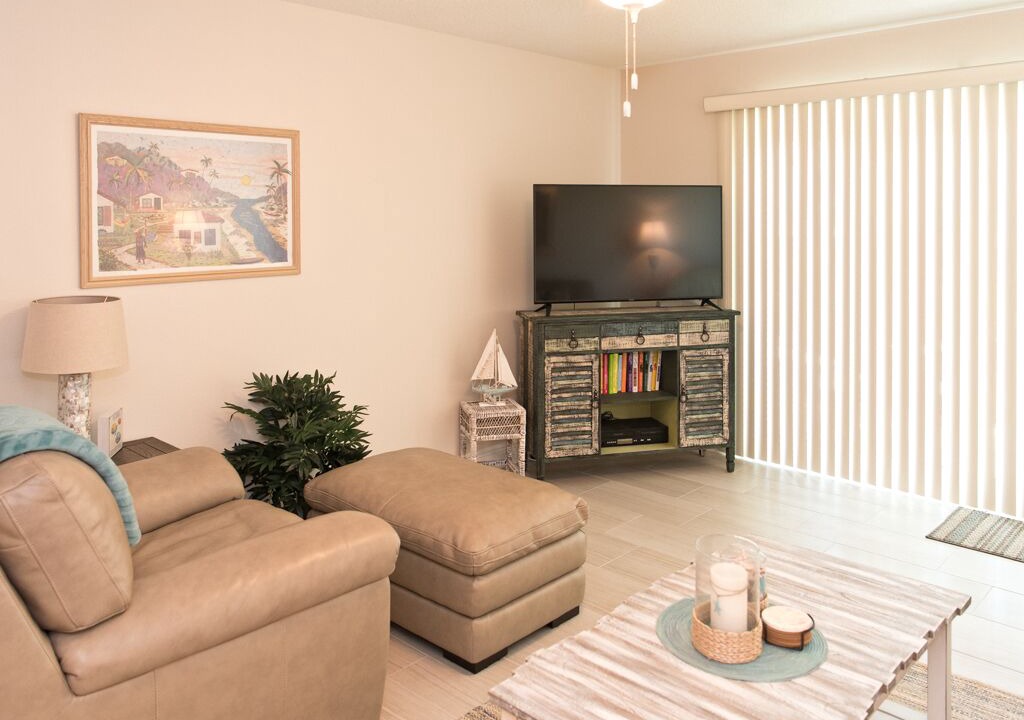 Photo of Livingroom in Crescent Beach
