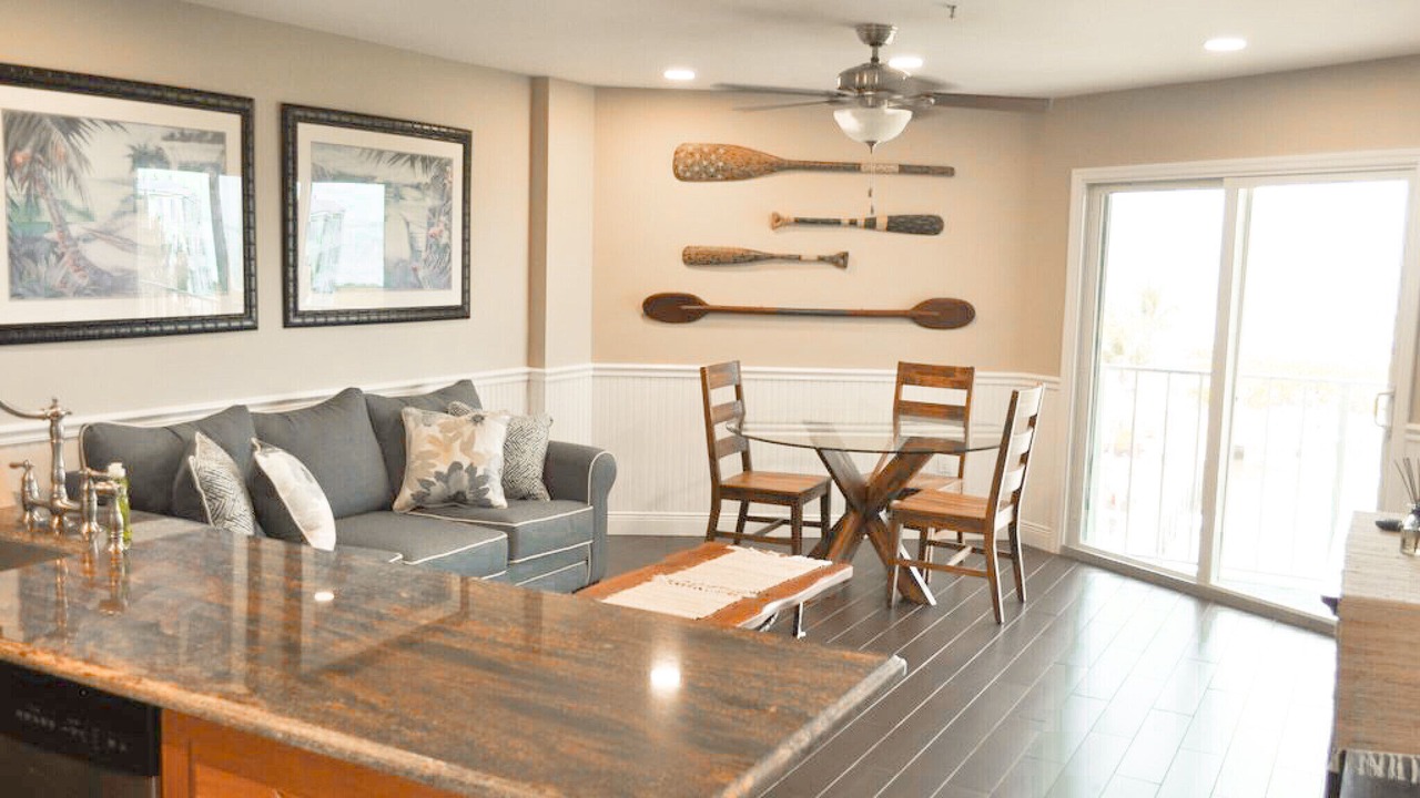 Photo of Livingroom in Monroe County