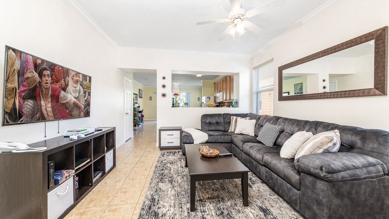Photo of Livingroom in Crestwynd Bay