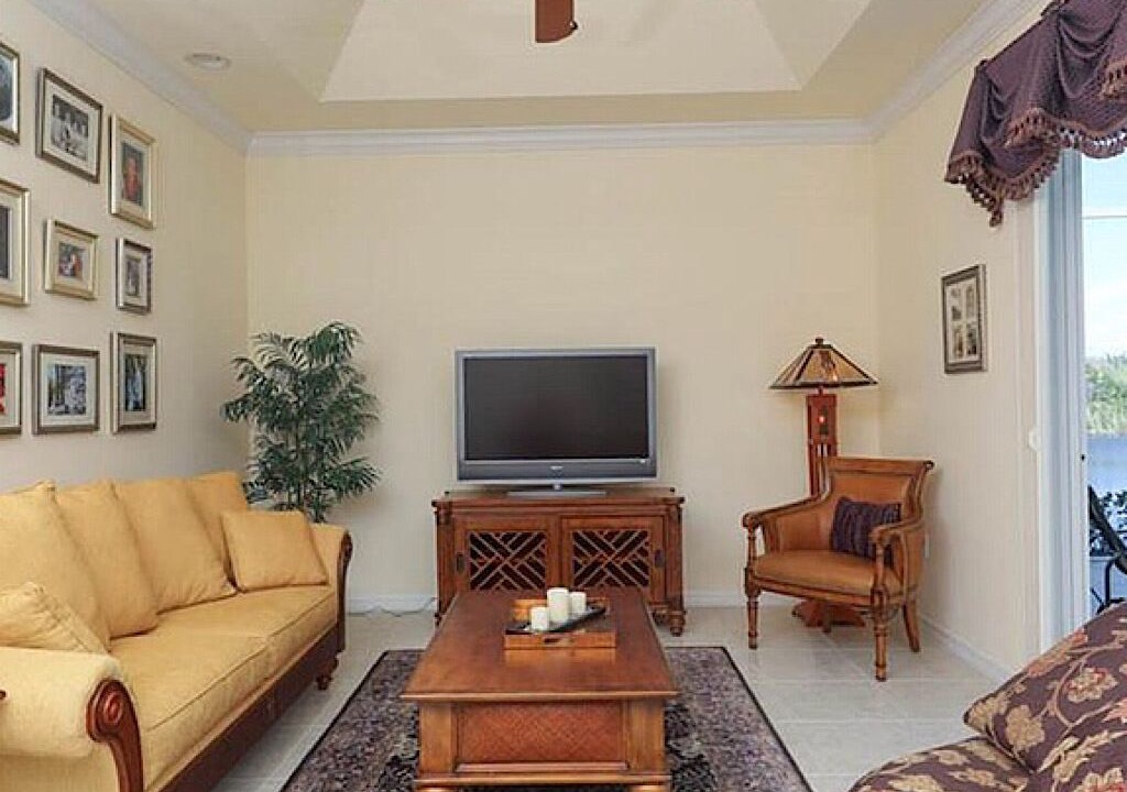 Photo of Livingroom in South Gulf Cove