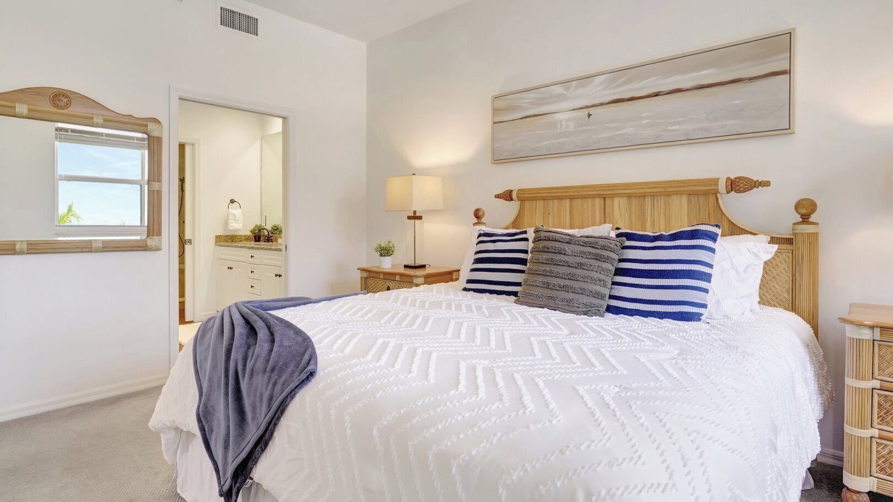 Photo of Bedroom in Vanderbilt Beach