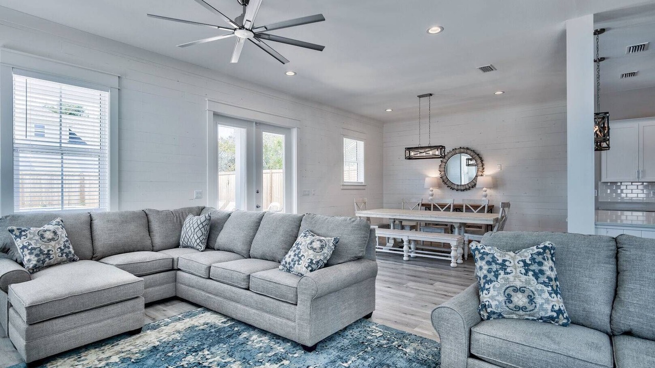 Photo of Livingroom in Crystal Shores