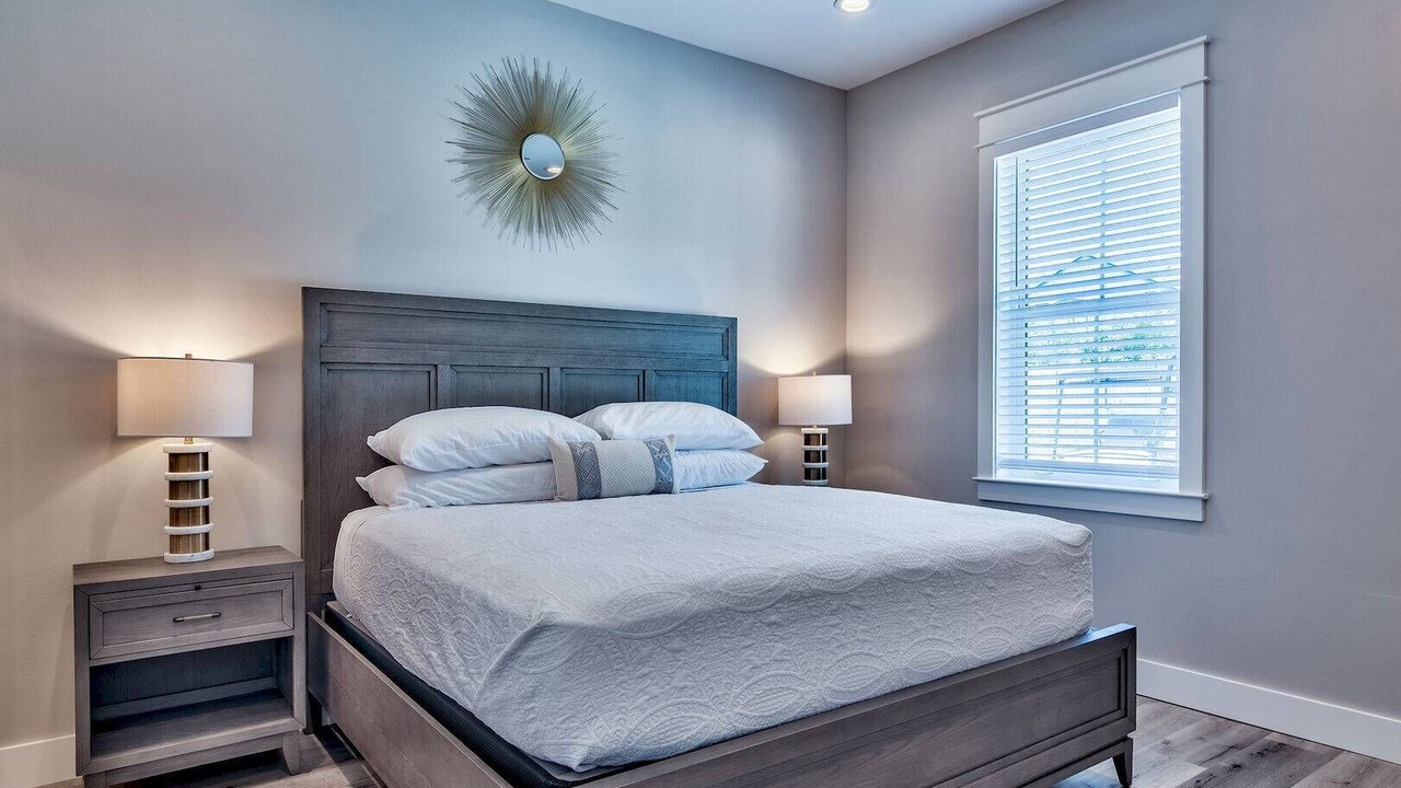 Photo of Bedroom in Crystal Shores