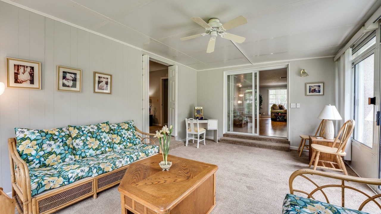 Photo of Livingroom in Lakeside