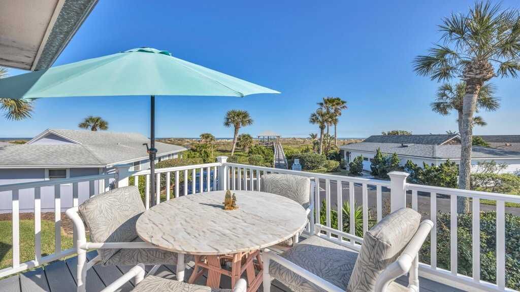 Photo of Patio Balcony in Surfcrest Village