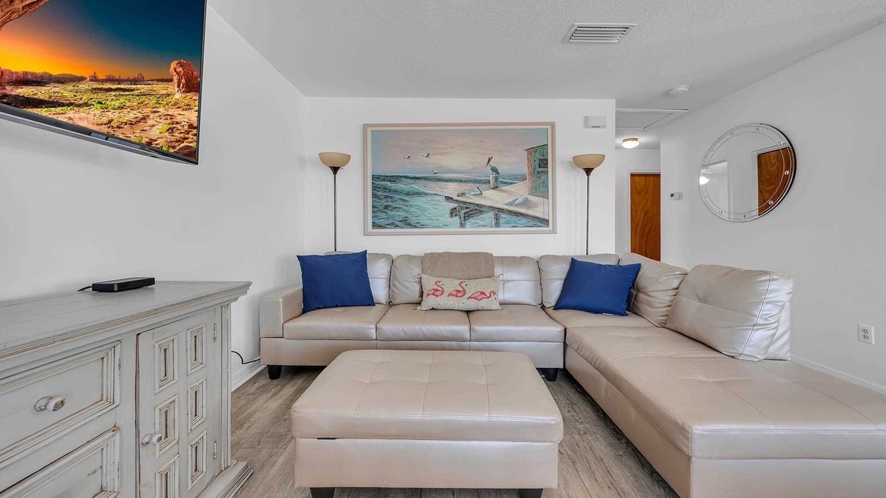 Photo of Bedroom in Surfcrest Village