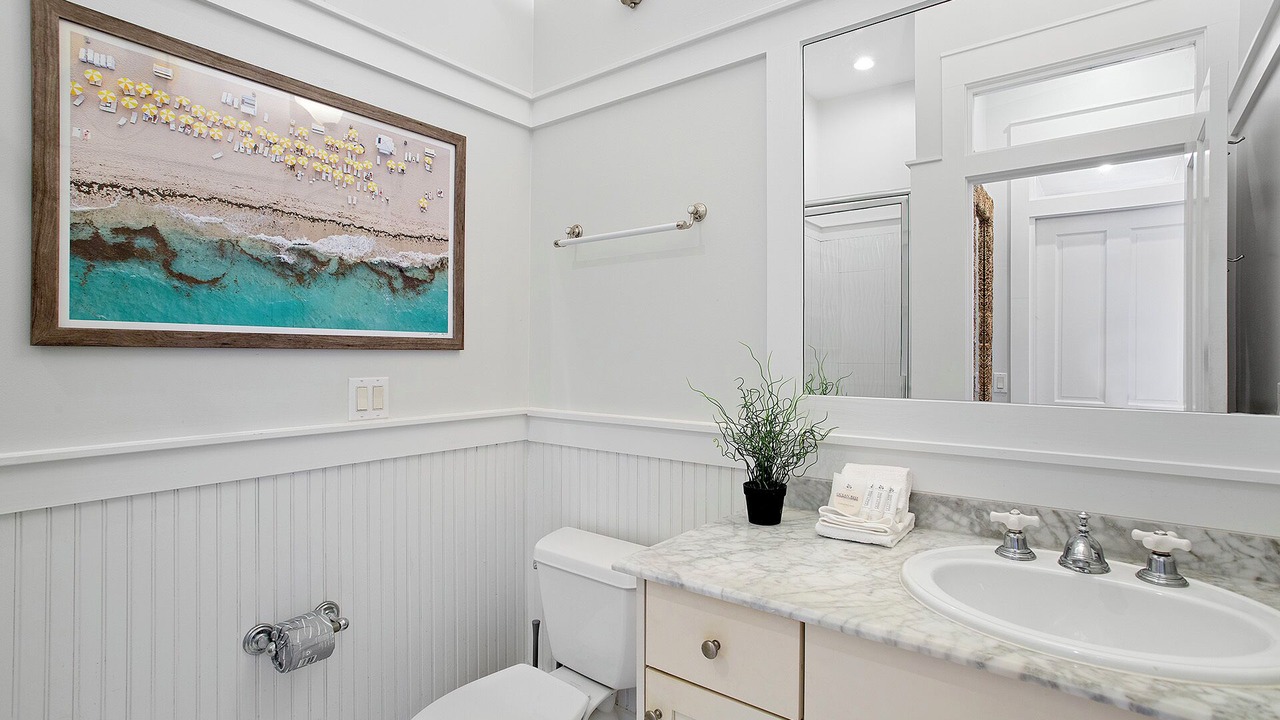 Photo of Bathroom in Delos