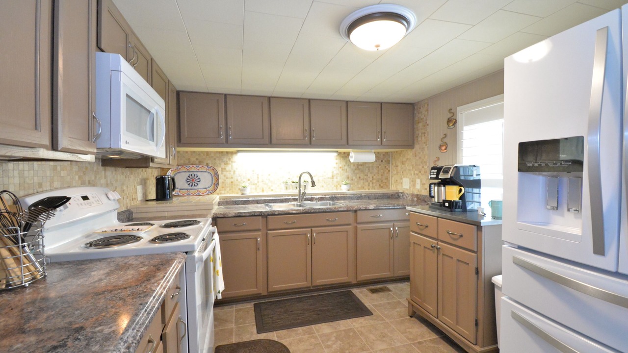 Photo of Kitchen in Trailer Estates