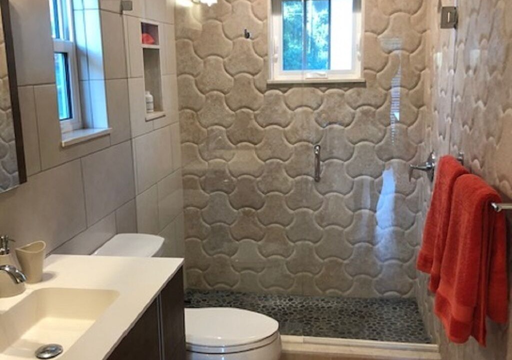 Photo of Bathroom in Laurel Park