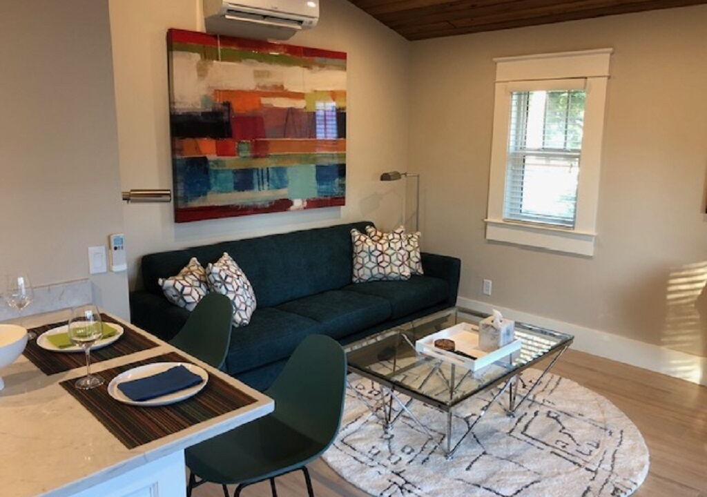 Photo of Livingroom in Laurel Park