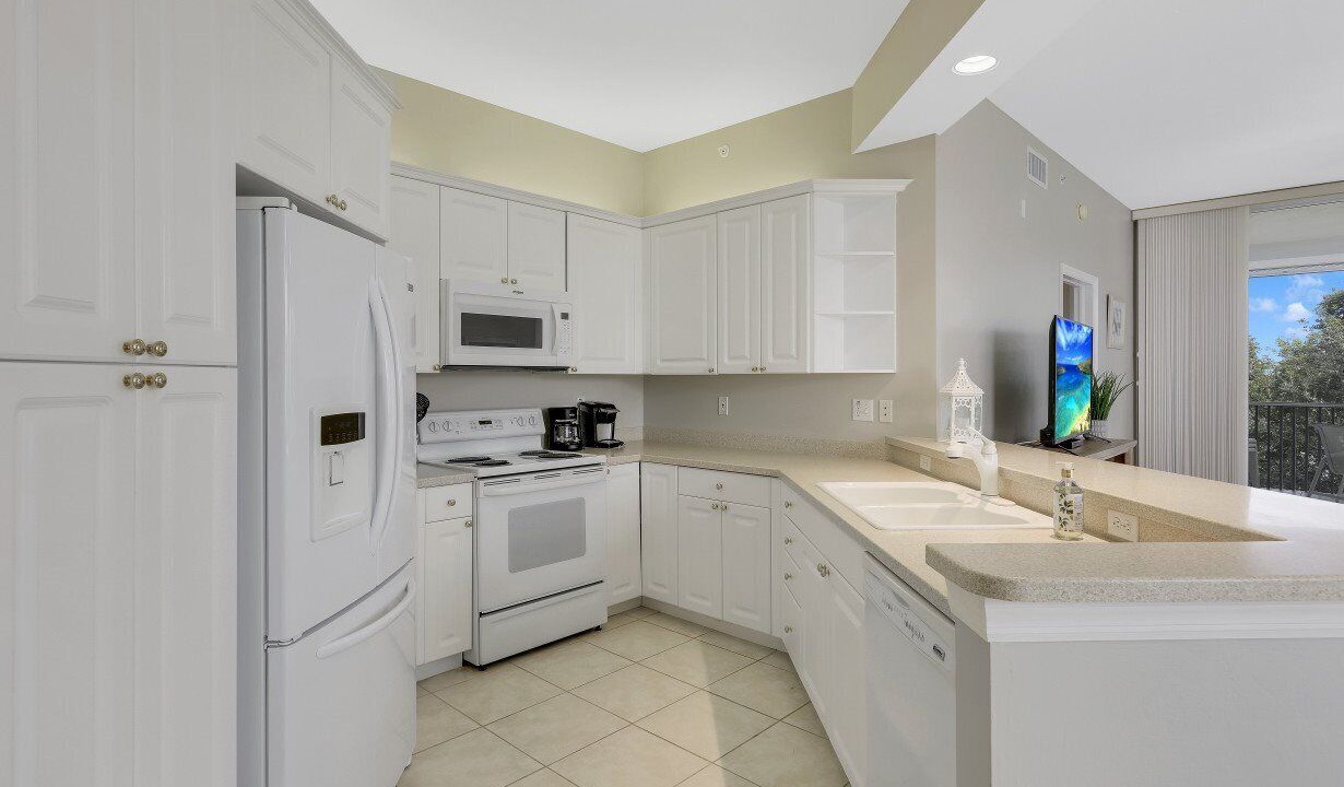 Photo of Kitchen in Vanderbilt Beach