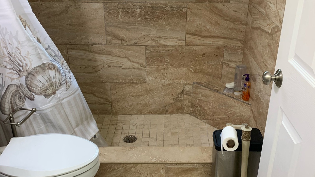 Photo of Bathroom in Flamingo Parks