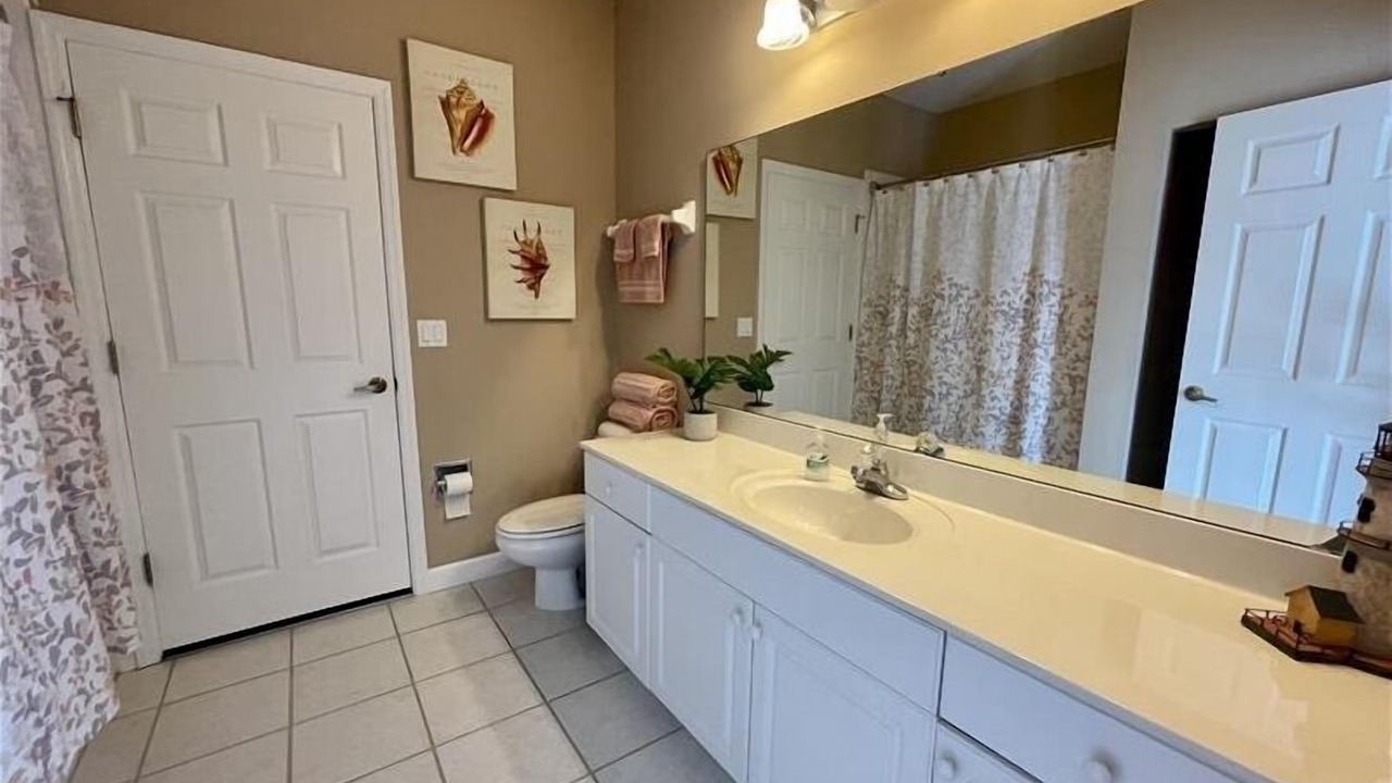 Photo of Bathroom in Wilbur-By-The-Sea
