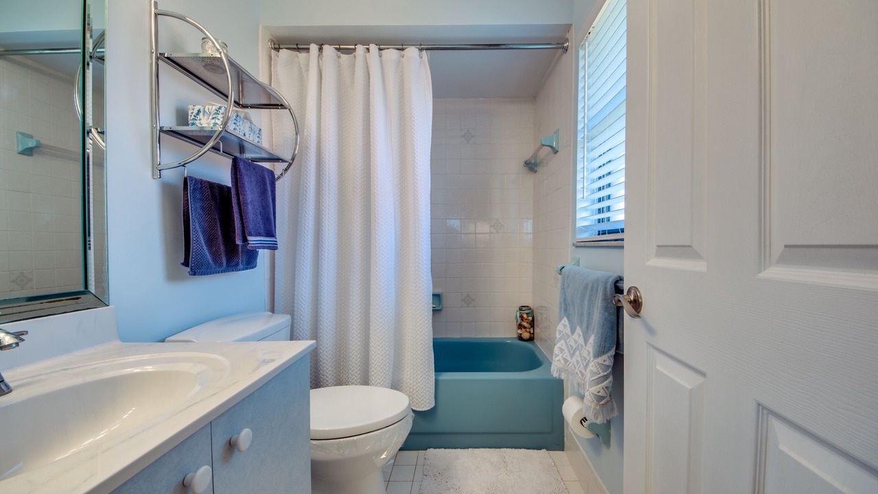 Photo of Bathroom in Pelican