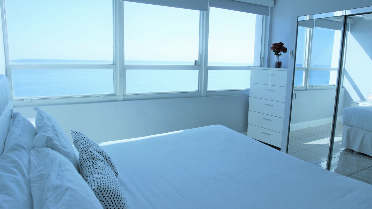 Photo of Bedroom in Mid Beach