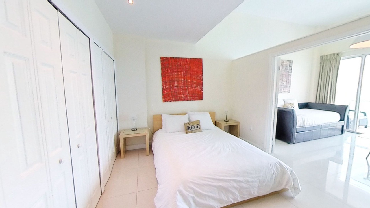 Photo of Bedroom in Mid Beach