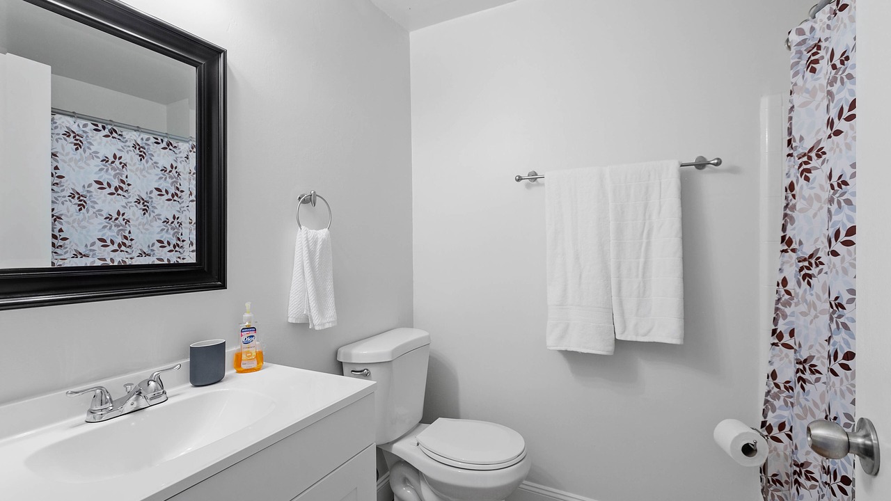 Photo of Bathroom in Palms West