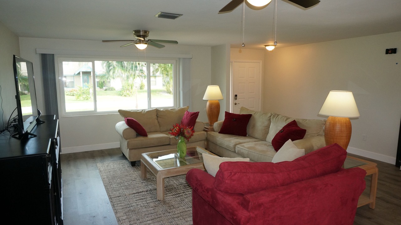 Photo of Bedroom in San Carlos Park