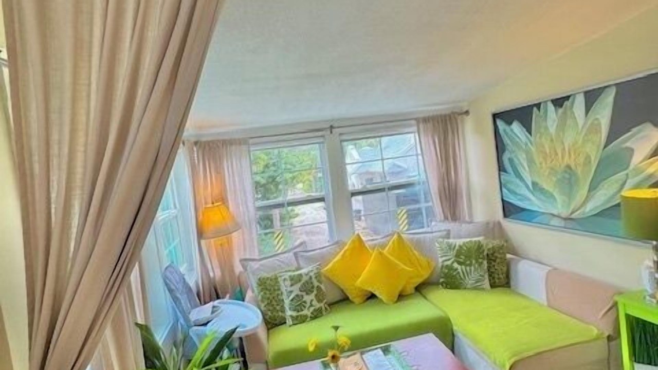 Photo of Livingroom in Pass-a-Grille