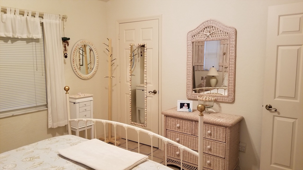 Photo of Bedroom in Orchid Isle Estates