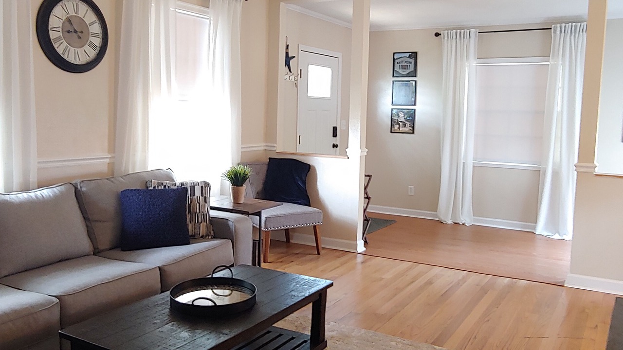 Photo of Livingroom in Navy Point