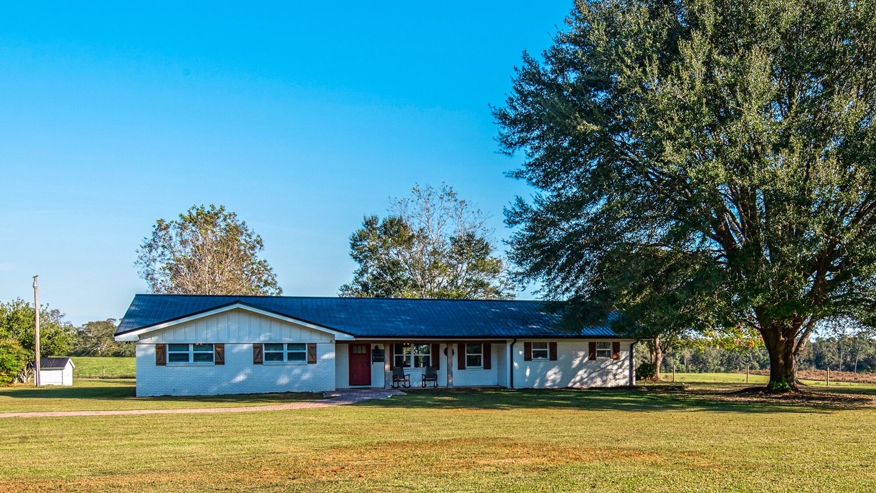 Photo of Outdoor in Laurel Hill