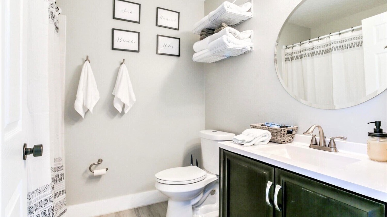Photo of Bathroom in Port Tampa City