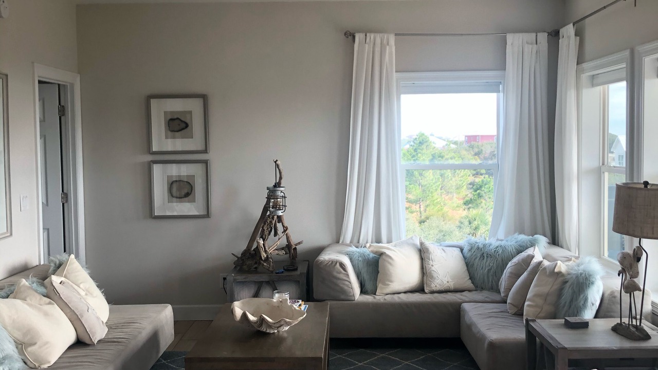 Photo of Livingroom in Surf Side Shores