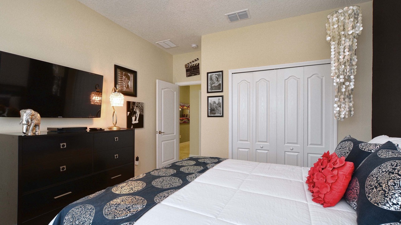Photo of Bedroom in Lindfields