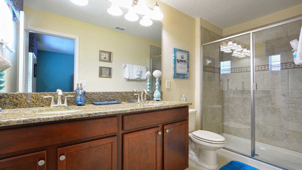 Photo of Bathroom in Lindfields