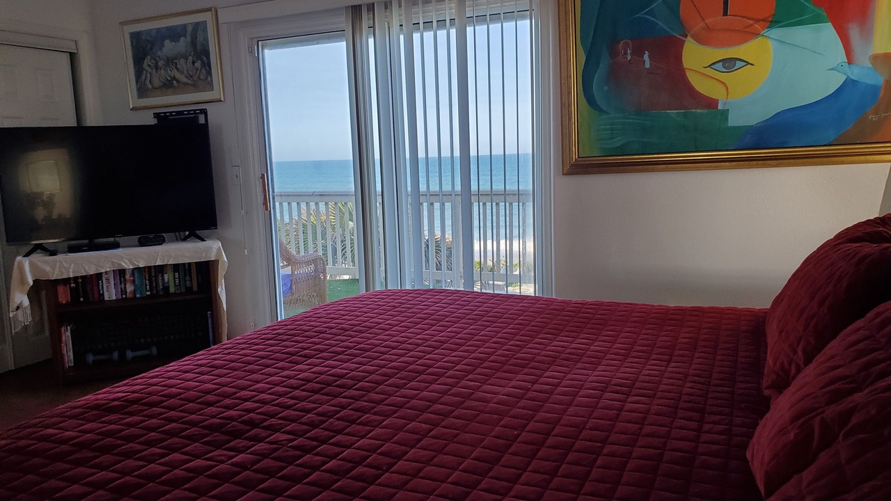 Photo of Bedroom in Melbourne Beach