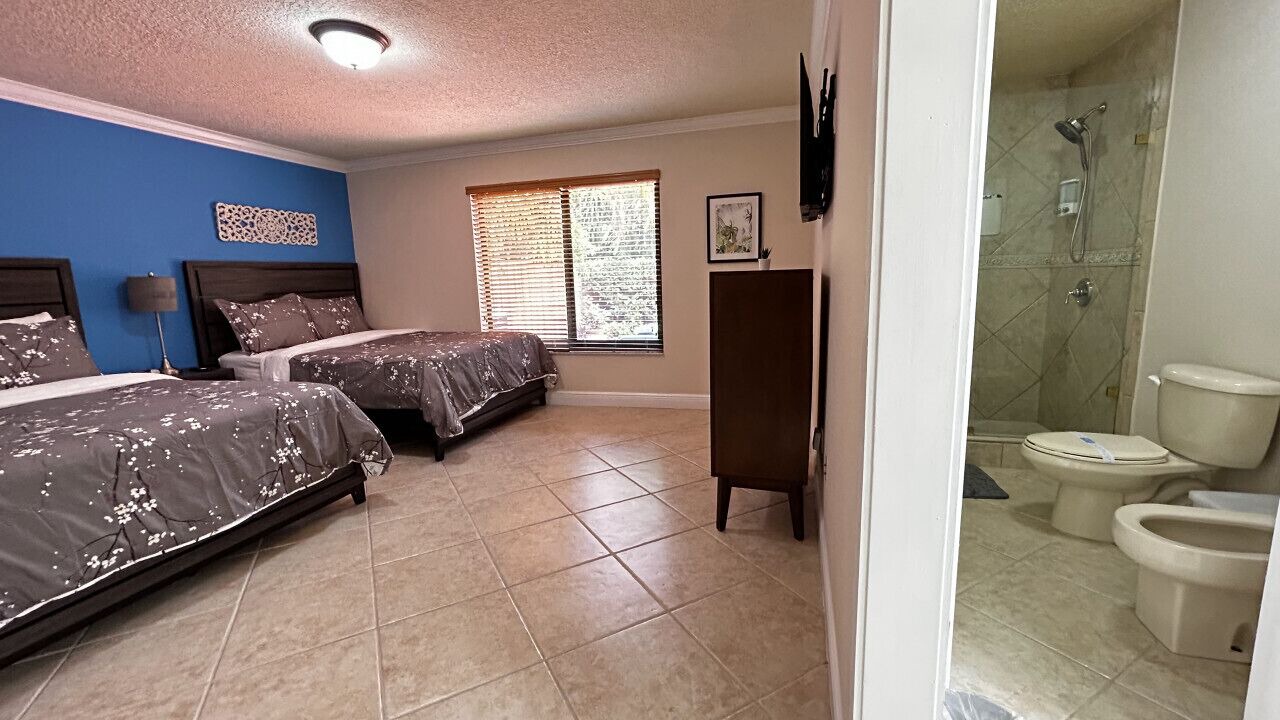 Photo of Bathroom in Sunset