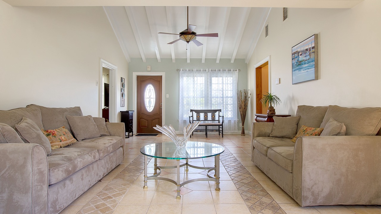 Photo of Livingroom in Parrot Cove