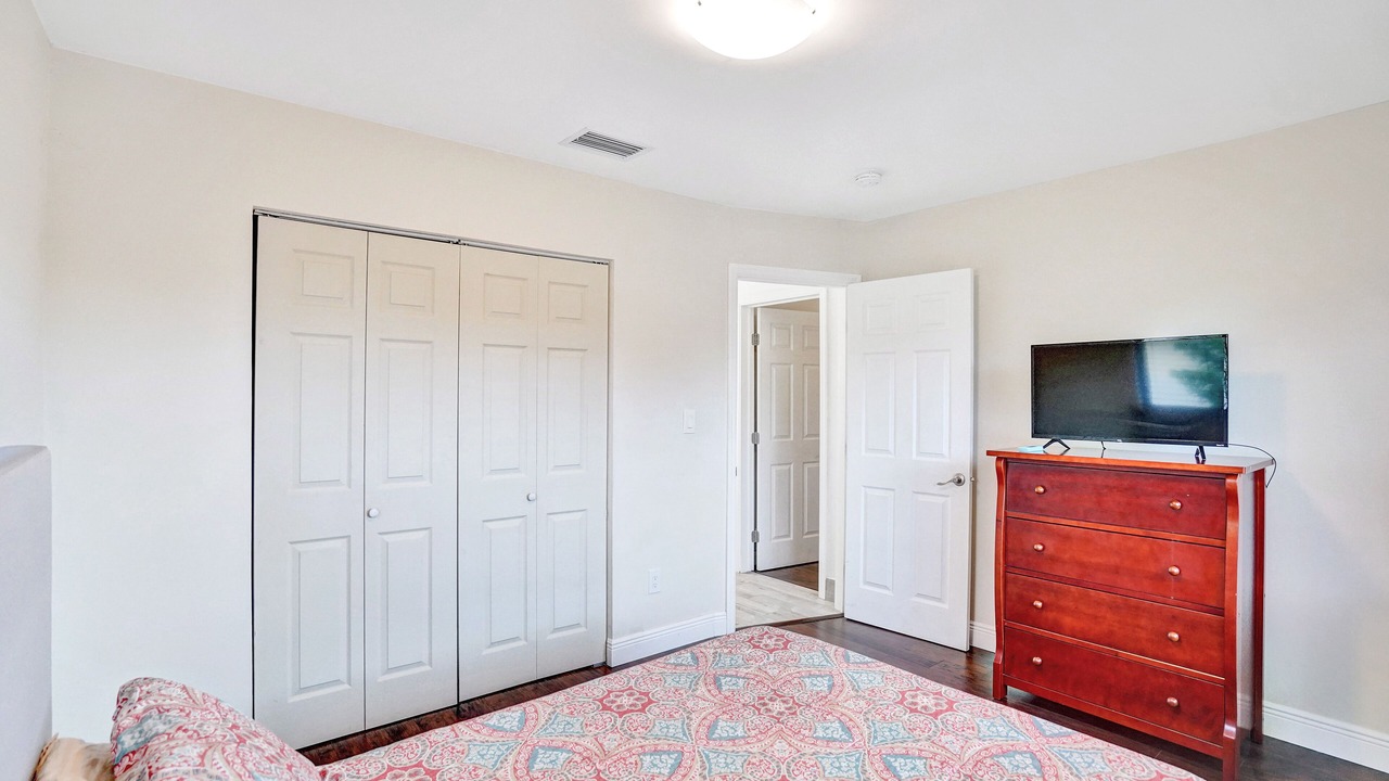 Photo of Bedroom in Miami Gardens