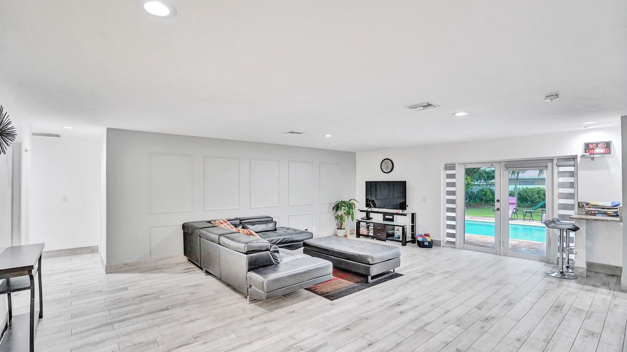 Photo of Livingroom in Miami Gardens