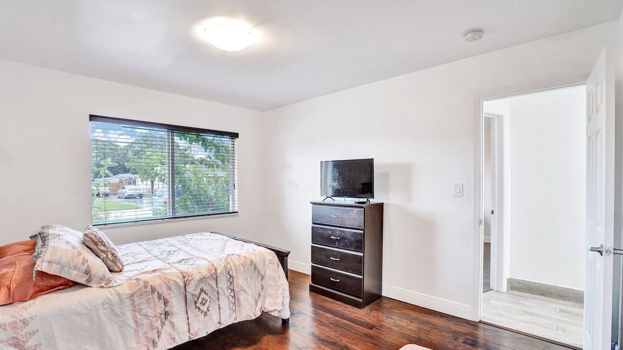 Photo of Bedroom in Miami Gardens