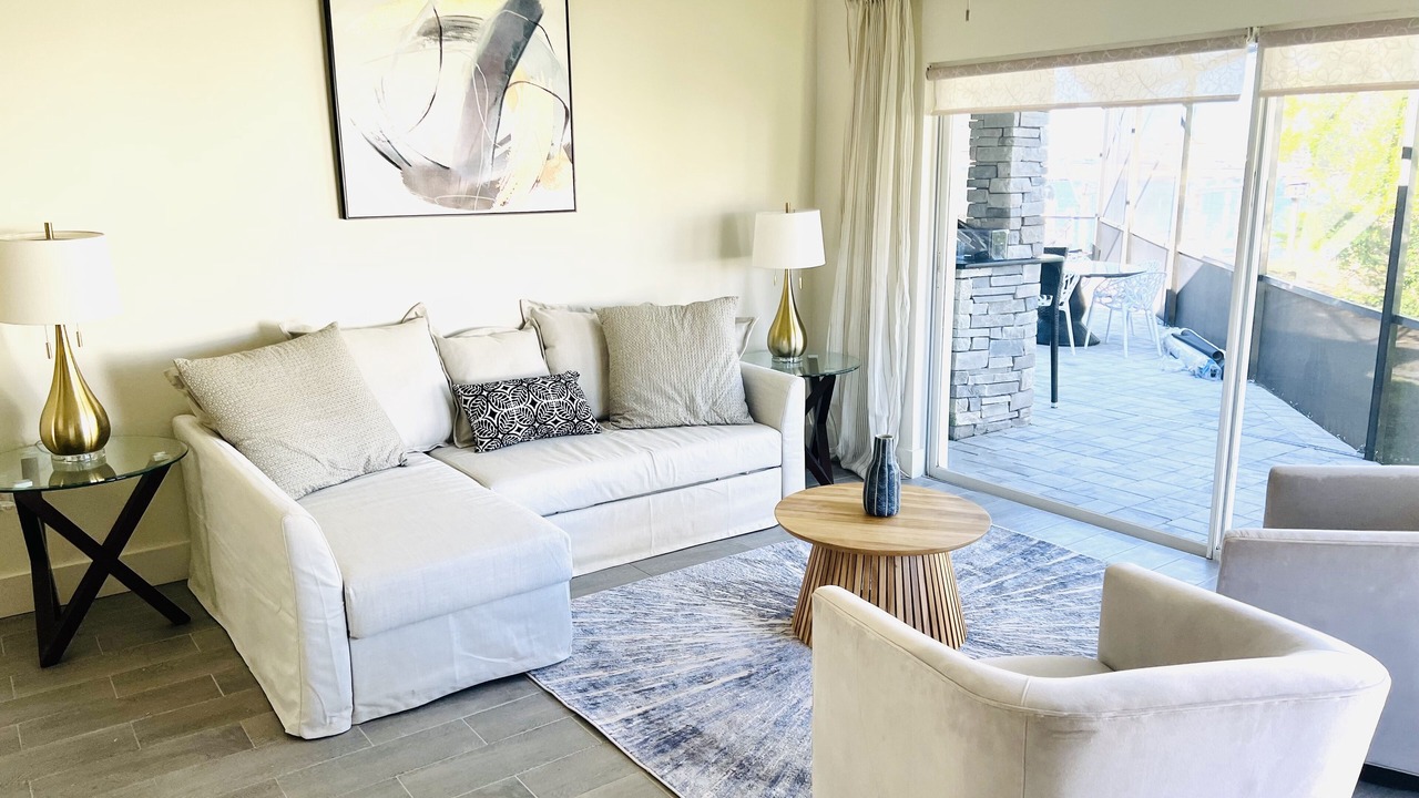 Photo of Livingroom in Eight Lakes