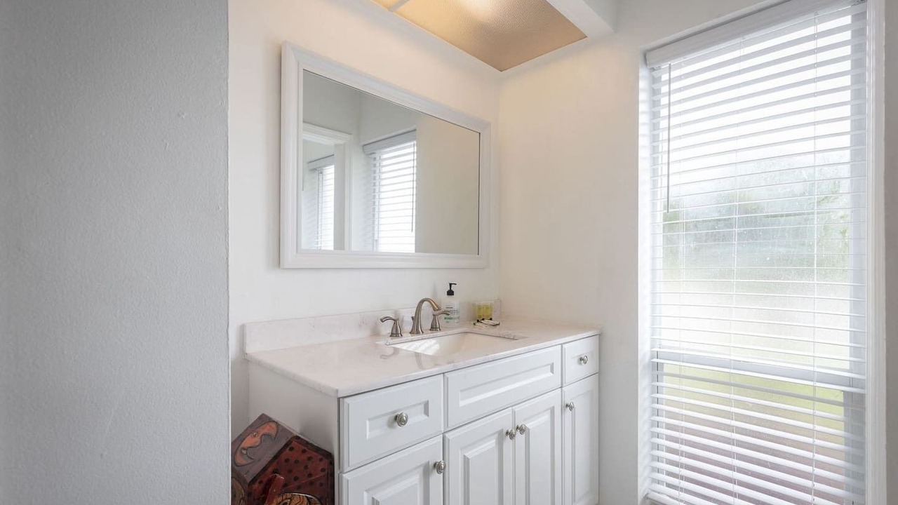Photo of Bathroom in Garden Isles
