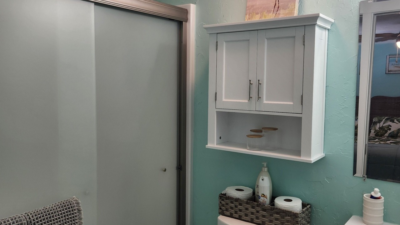 Photo of Bathroom in Mid Island