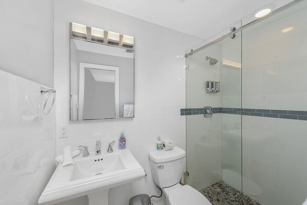 Photo of Bathroom in Birch Park Finger Streets